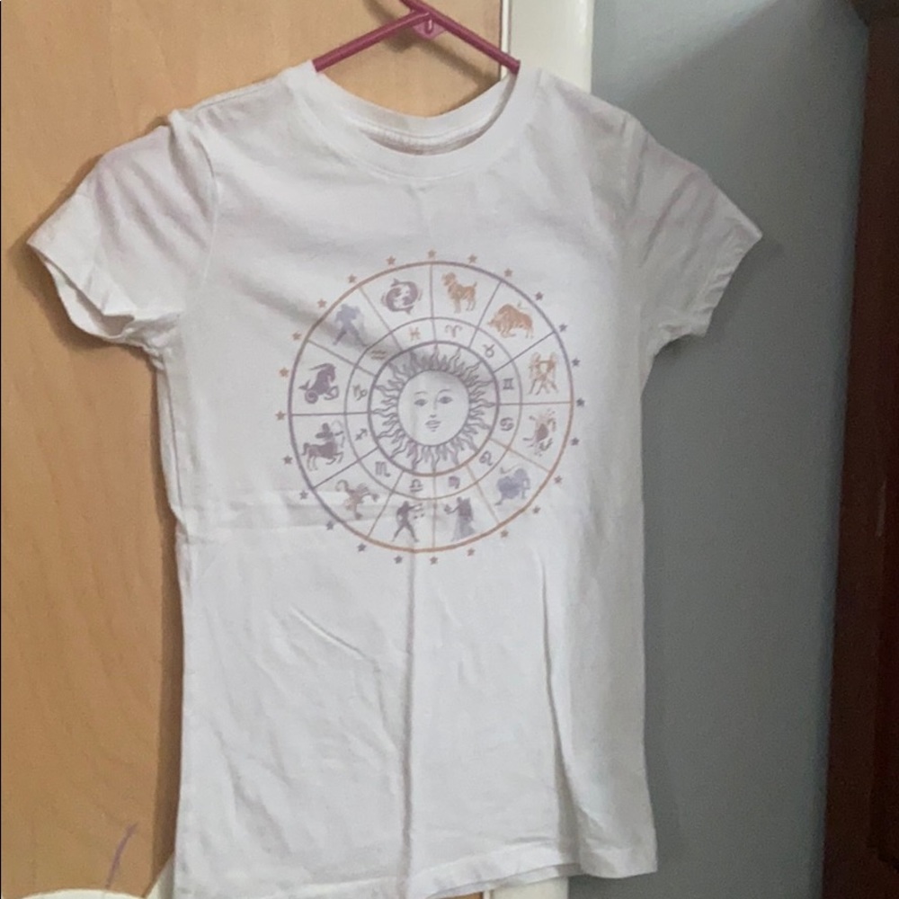 Aéropostale zodiac tee shirt